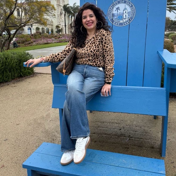 Meet your Posher, Mara - Picture 1 of 1